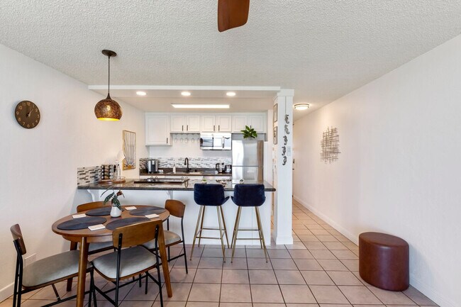 Building Photo - 4471 Lower Honoapiilani Rd