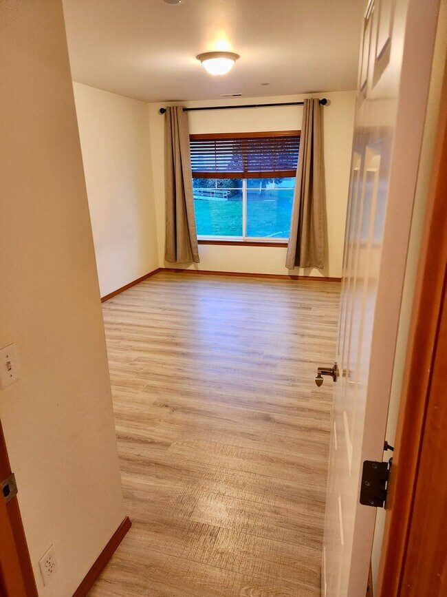 Building Photo - Beautiful 3 Bed / 2.5 Bath Townhome in Lake Stevens