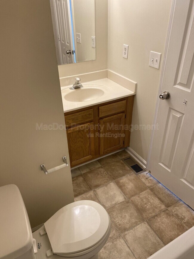 Building Photo - 2909 Broyhill Ct