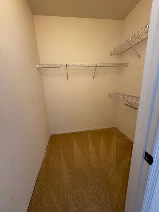 Building Photo - 3 bedroom 2 bathroom Condo in the Gardens at Beachwalk