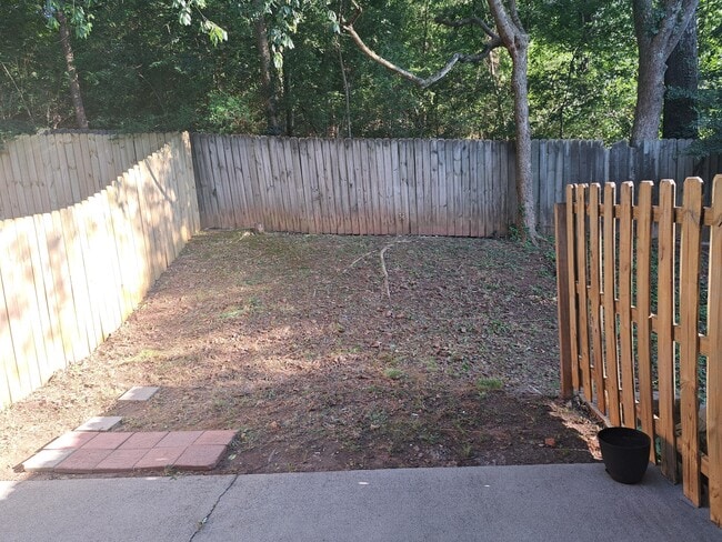 Building Photo - 27 Corinth Rd