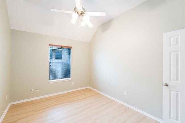 Building Photo - 11516 Sunny Creek Ln