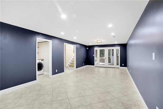 Building Photo - 455 Persimmon Ln