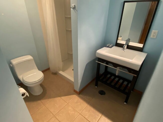 Building Photo - 3-Bedroom, 3-Full Bath Single Family Home with Amazing City Views