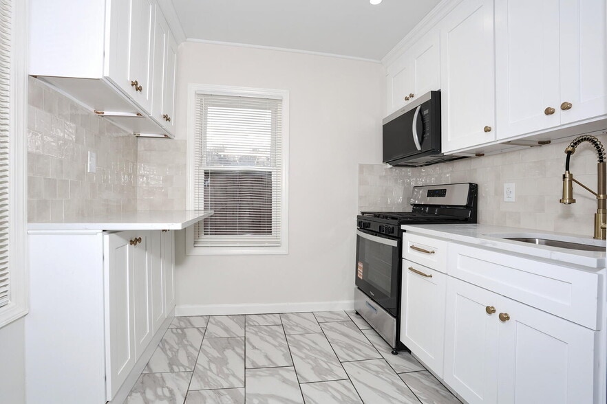 Building Photo - 31 Rea Ave