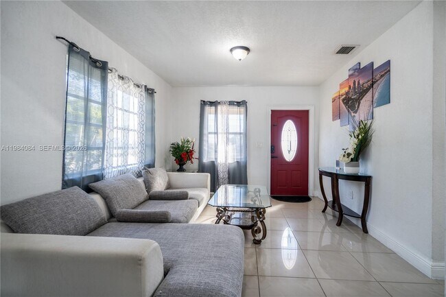 Building Photo - 690 E 10th Ave