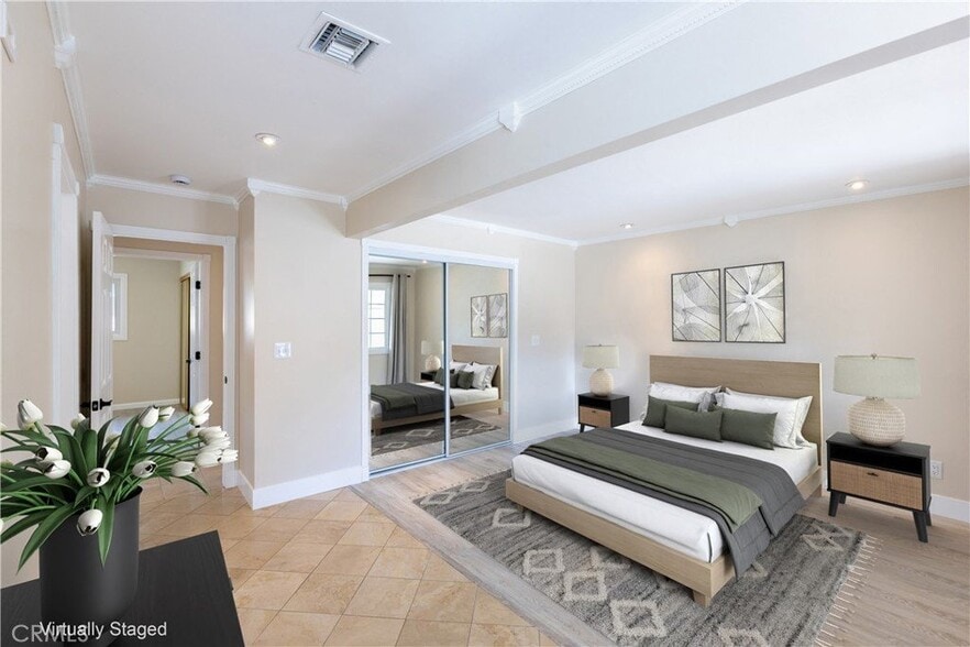 Building Photo - 15815 Silvergrove Dr