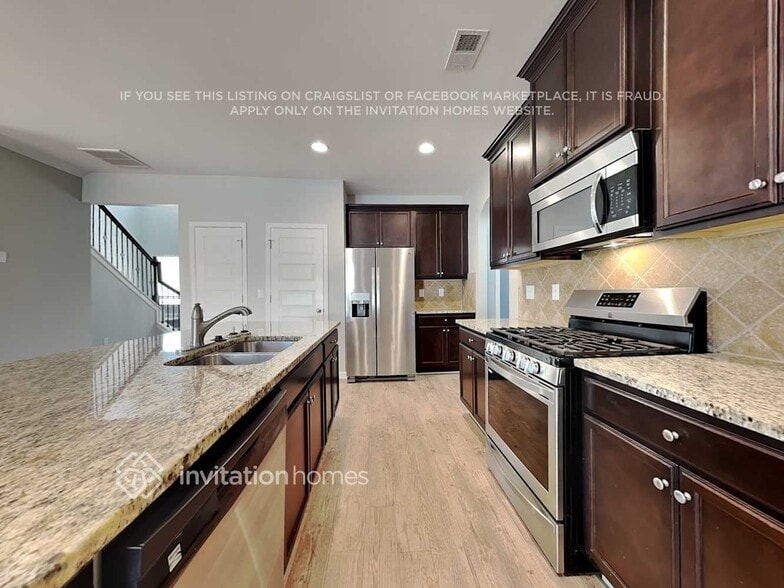 Building Photo - 2629 Cornwall Dr