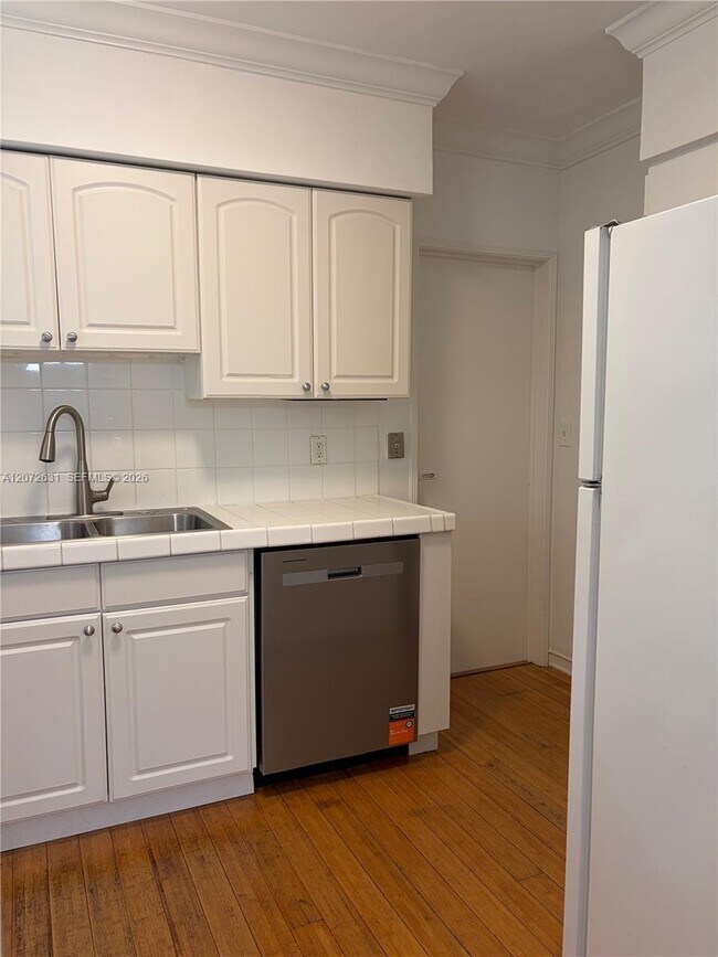 Building Photo - 3923 Segovia St