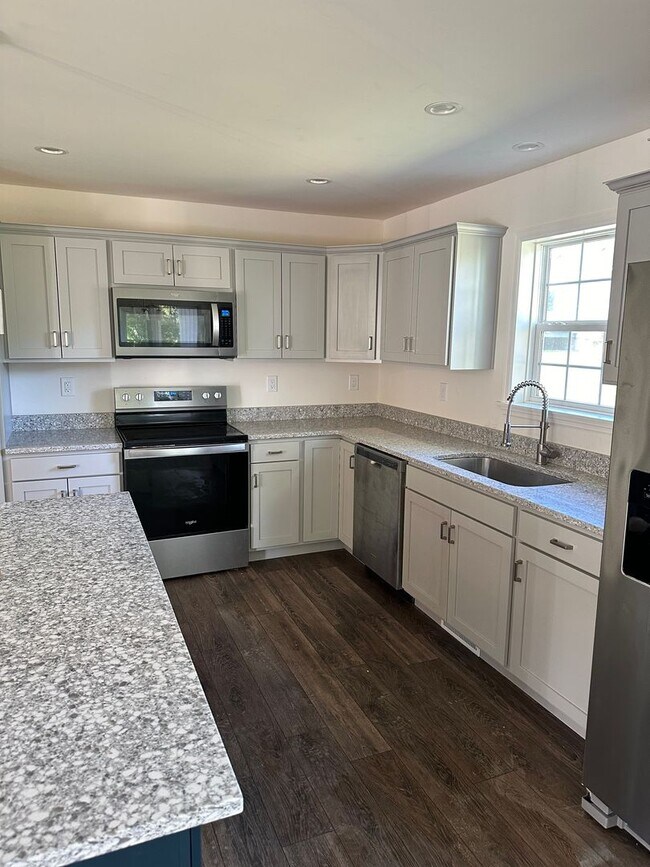 Building Photo - Immaculate 3 bedroom home in Boalsburg ava...