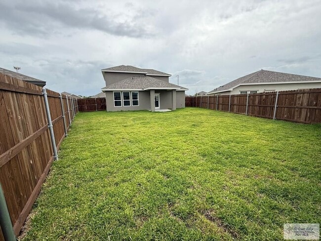 Building Photo - 3505 Cove Real Dr