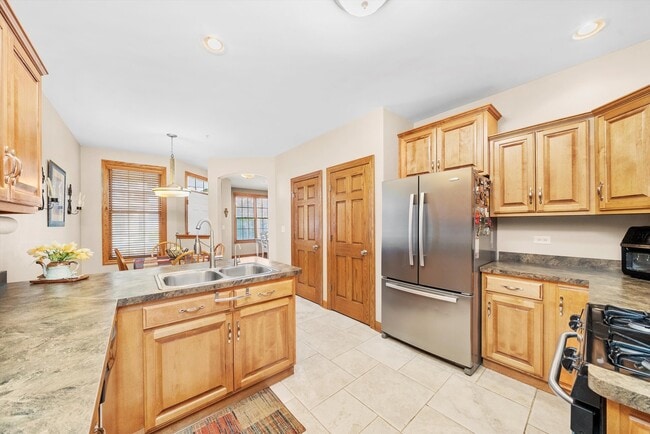 Building Photo - 21341 Windy Hill Dr