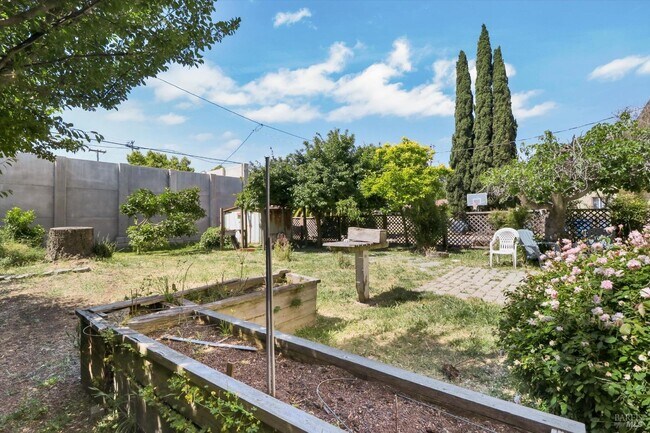 Building Photo - 1467 Ohio St