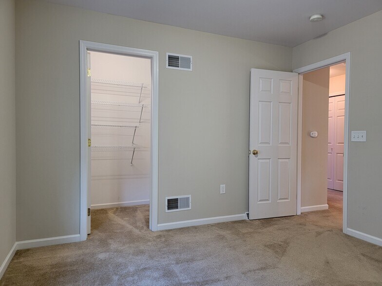 Building Photo - 709 Palmer Cir