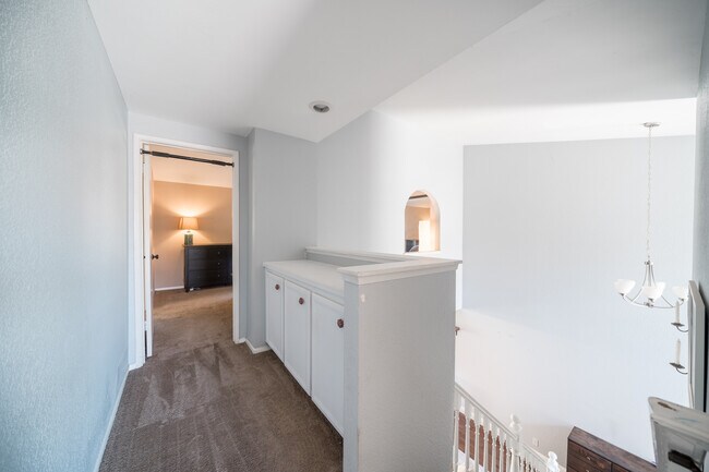 Building Photo - 1808 Cottonwood Ave