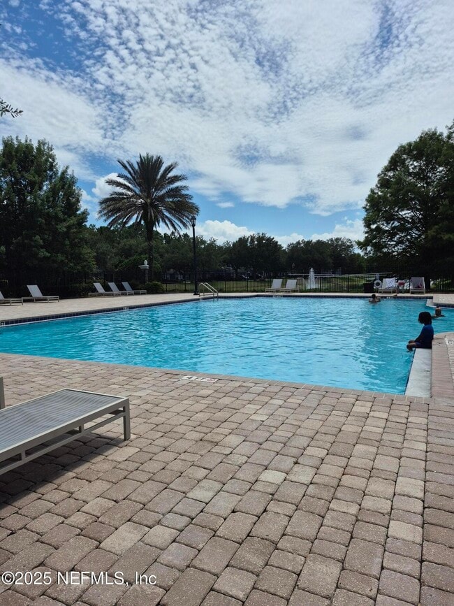 Building Photo - 5851 Parkstone Crossing Dr