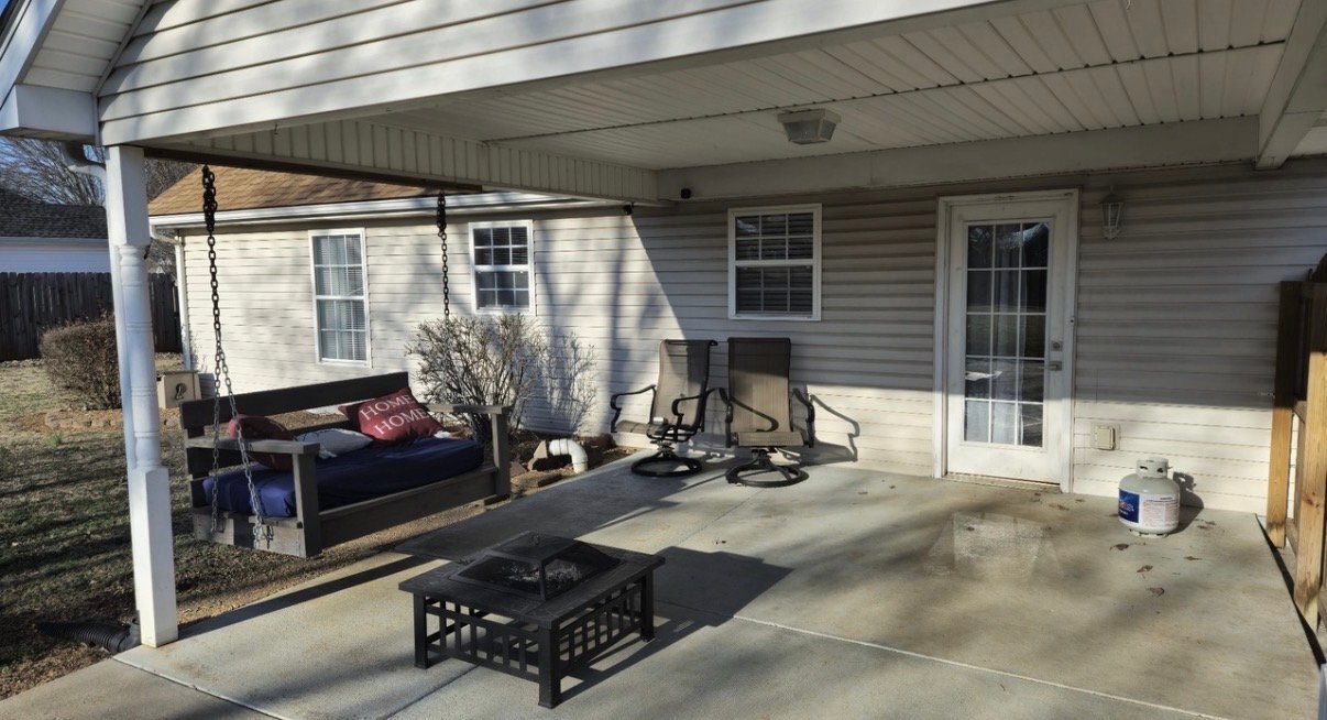 Building Photo - 102 Fresca Ct