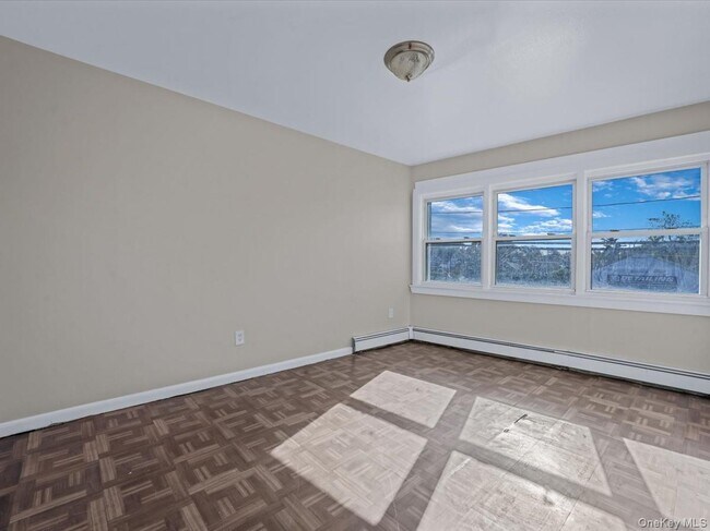 Building Photo - 1315 Dekoven St