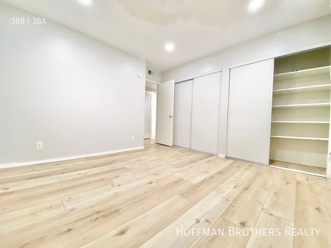 Building Photo - 931 S Wooster St Los Angeles, CA 90035