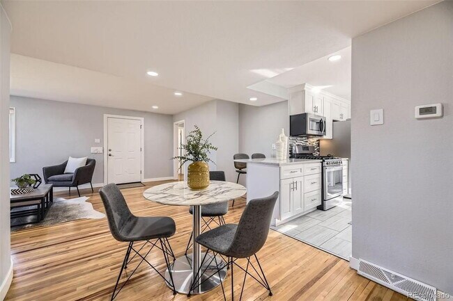 Building Photo - "Charming 3-Bed Denver Gem with Gleaming H...