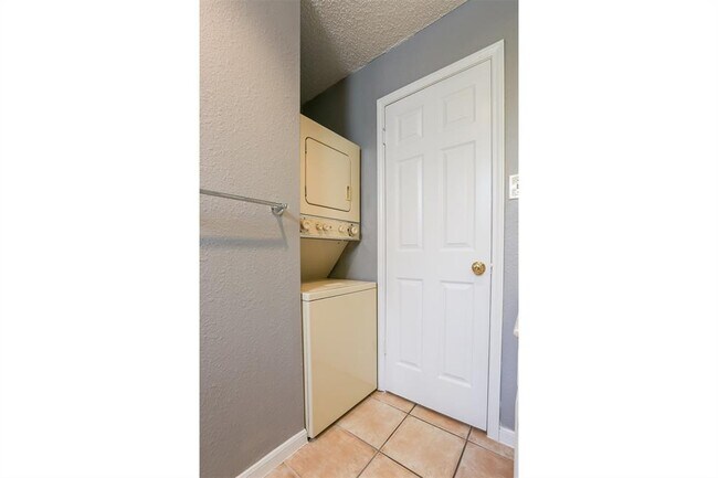 Building Photo - 3111 Tom Green St