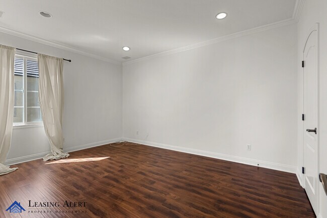 Building Photo - 26802 Pine Cliff Pl