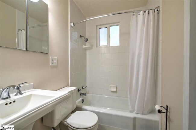 Building Photo - 10 Buist Ave