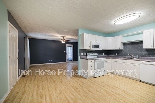 Building Photo - 357 Mary Alice Dr