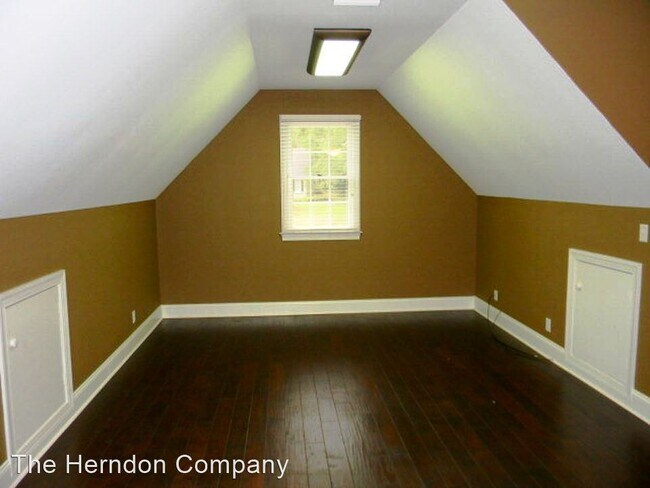 Building Photo - 4 br, 2.5 bath House - 797 Lake Laurie Drive