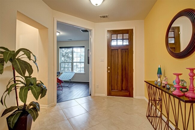 Building Photo - 8219 Peppervine Ct