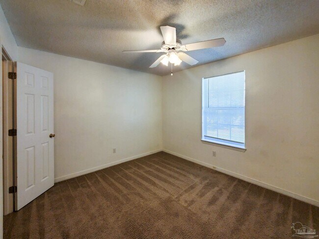 Building Photo - 412 Bay Oaks Dr