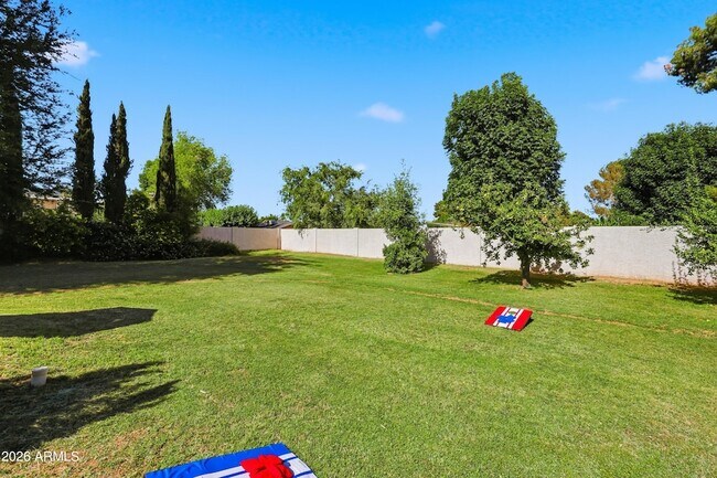 Building Photo - 10432 W Avalon Dr