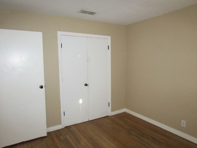 Building Photo - 3135 N Dixie Blvd