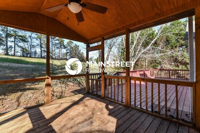 Building Photo - 3 Bedroom Pet-Friendly Home in Flowery Branch, GA with Main Street Renewal