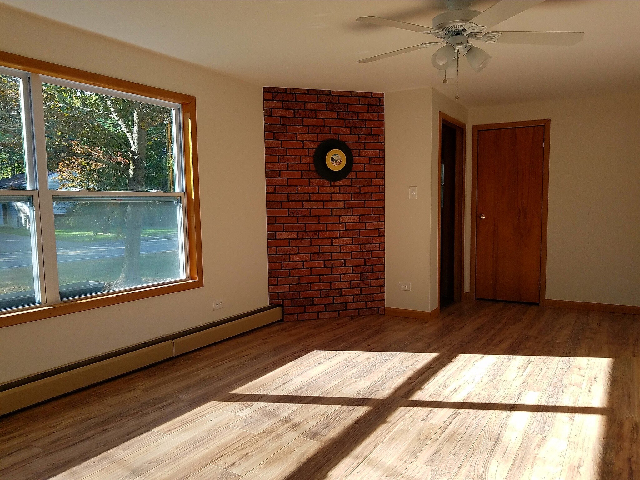 Building Photo - 158 McKeen St