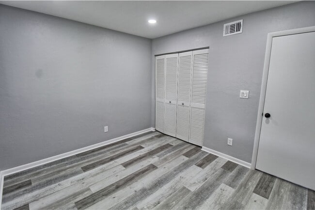 Building Photo - Gorgeous New Remodel! Pine Haven Condo in Bonita Springs!