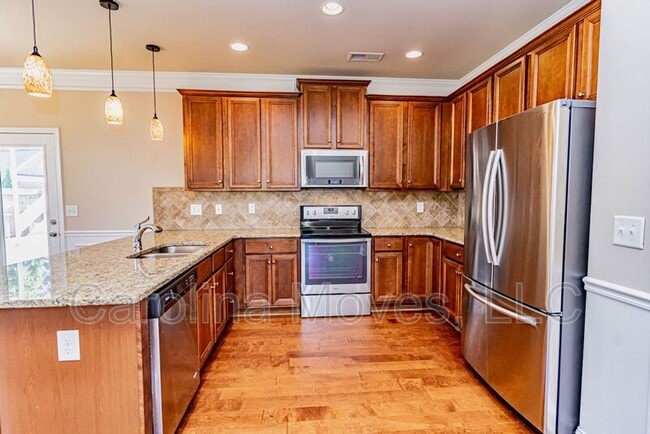 Building Photo - 12 Glenmora Rd