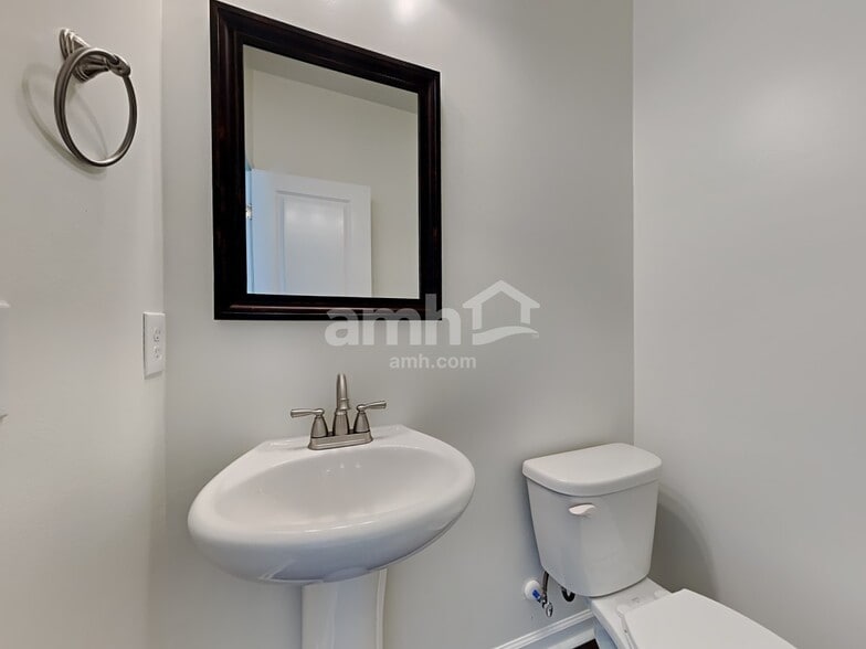 Building Photo - 1110 Friartuck Trail