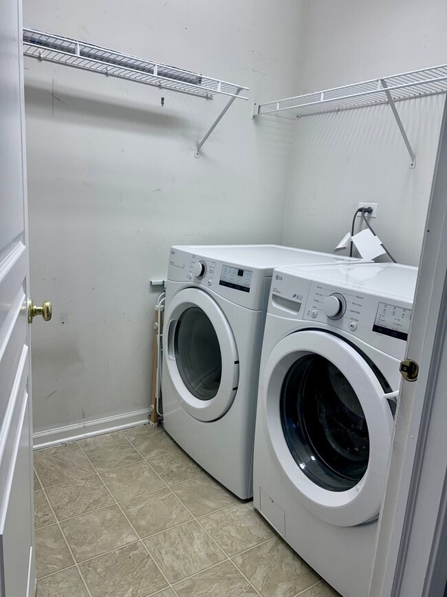 Building Photo - 2518 Anna Wy