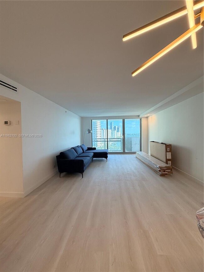 Building Photo - 1500 Bay Rd