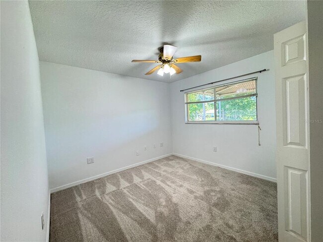 Building Photo - 21606 Rosewood Ct