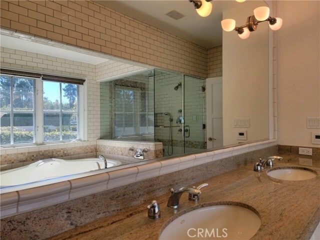 Building Photo - 1024 Granvia Altamira