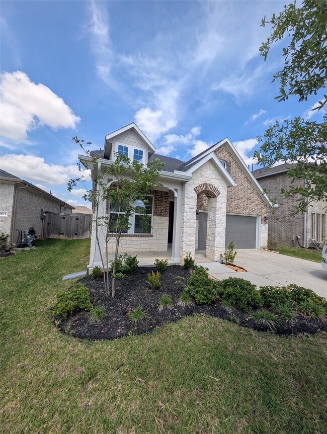 Building Photo - 20915 Snowmane Stable Wy