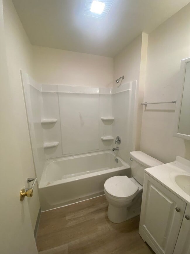 Building Photo - Non-Refundable & Security Deposit Total: $1150.00