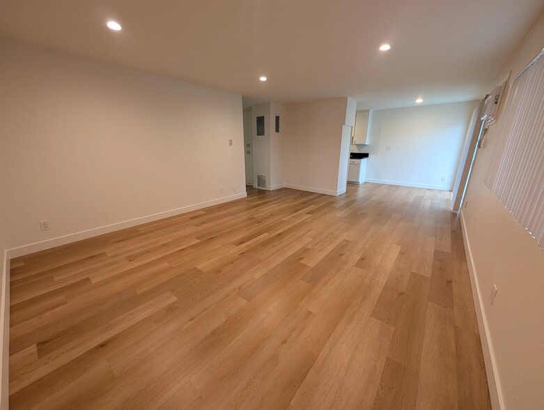 Building Photo - 3900 1st St