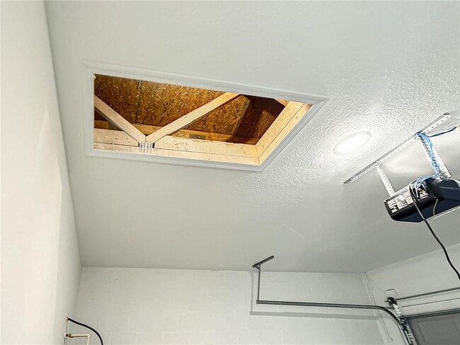 Building Photo - 406 Marion Oaks Trail