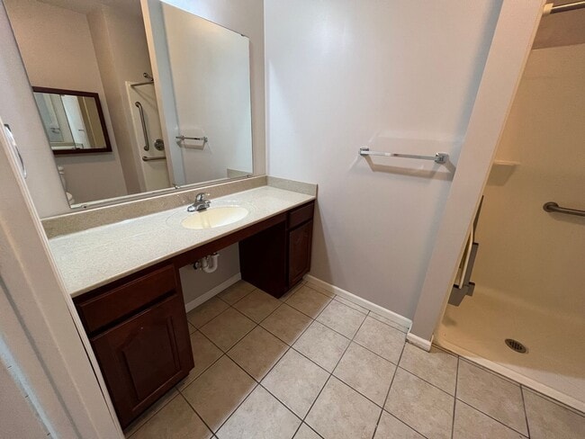 Building Photo - Pre-Leasing for 26/27 School Year