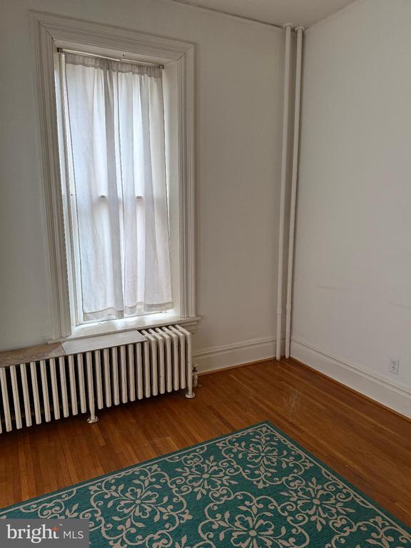 Building Photo - 232 W Main St