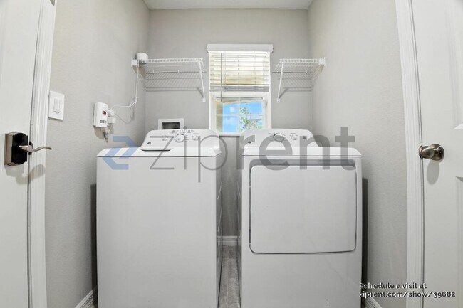 Building Photo - 10382 Blue Plume Ct