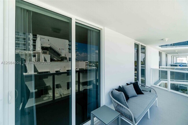 Building Photo - 2401 Collins Ave
